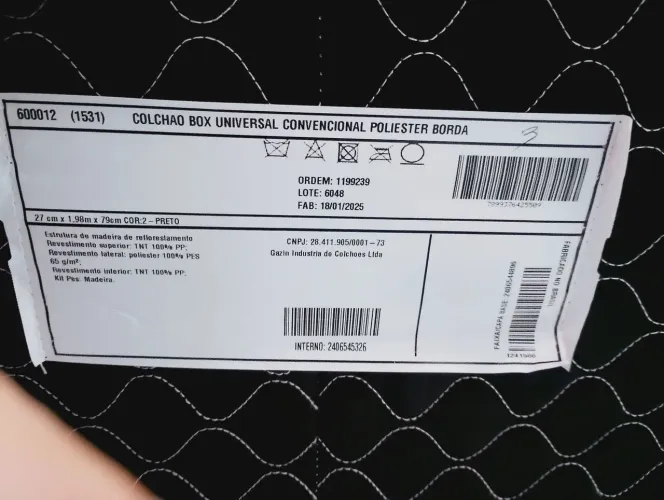 Cama Box universal semi nova 1 mês de uso