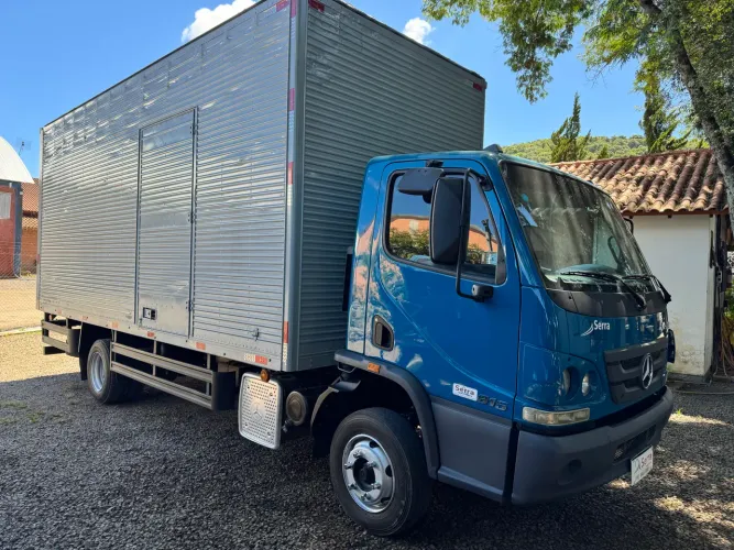 MB accelo 815