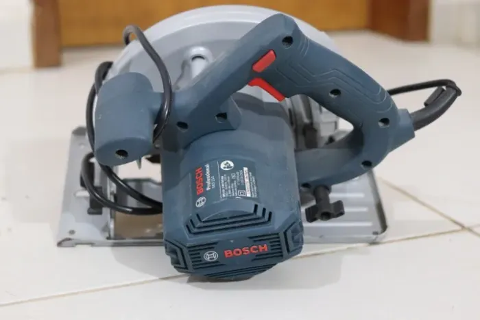 Serra Circular Bosch GKS 150 Professional 220V 1500W - Impecável