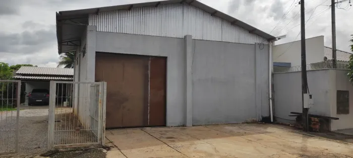 Aluga-se galpão de 73mt quadrado