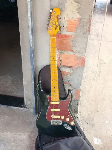 Guitarra Tagima