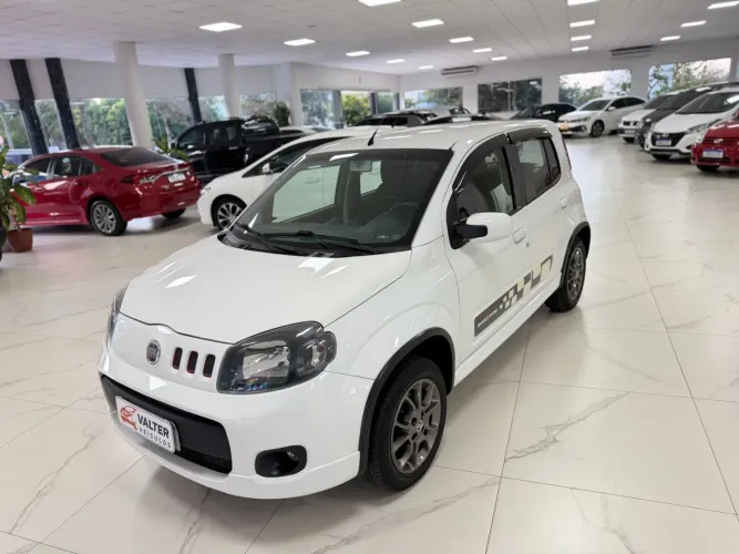 Fiat Uno Sporting 1.4 EVO Fire Flex 8V 4P 2012