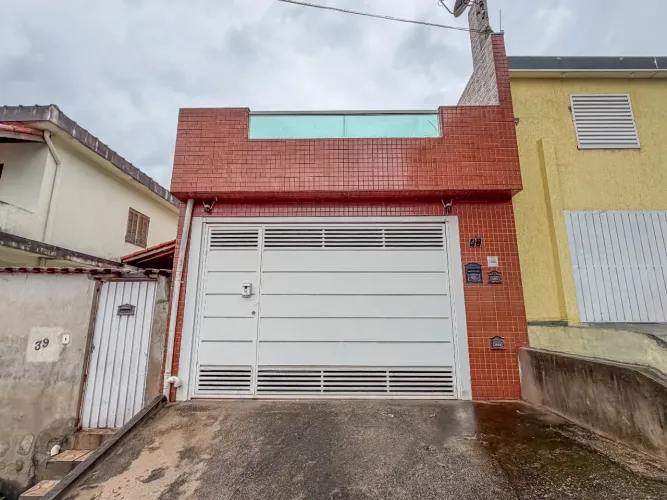 Casa para venda em Perus com 3 quartos, 3 banheiros, 2 vagas, 174m²