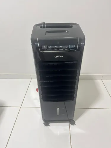 Vende-se Climatizador Midea 220V