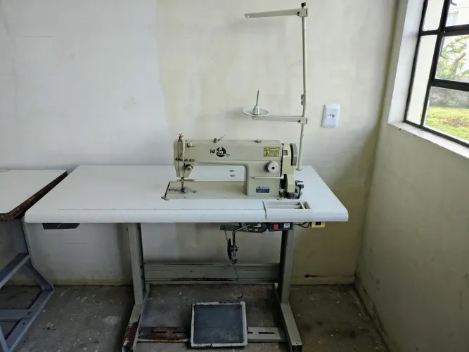 Máquina de Costura industrial Reta