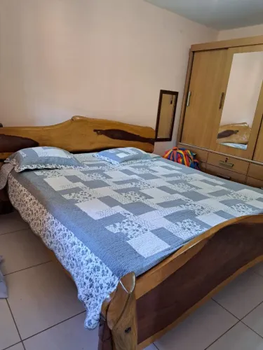Cama de Madeira pura