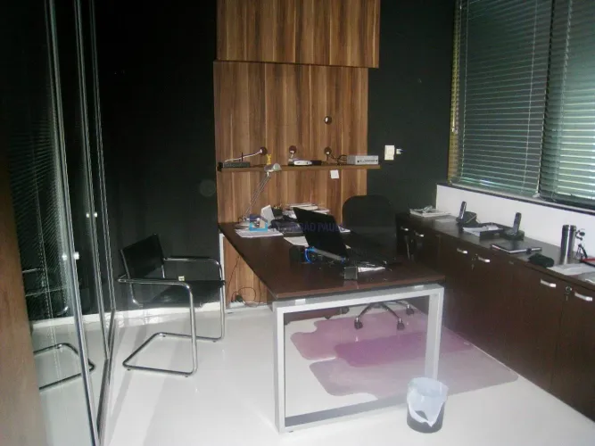 Conjunto comercial em Moema Pássaros próximo ao Hospital Alvorada
