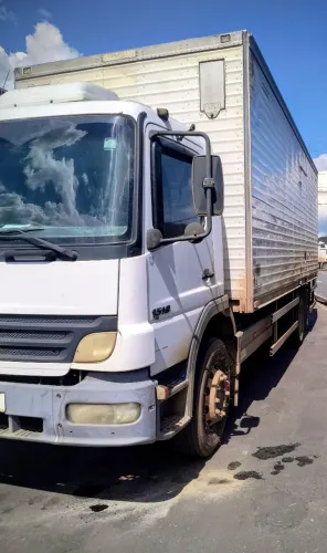 Caminhão toco Mercedes Atego 1518