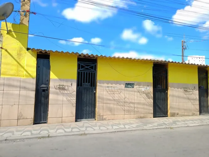 Vendo 8 casas no mesmo quintal
