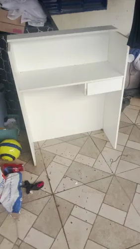 Vende um balcão.