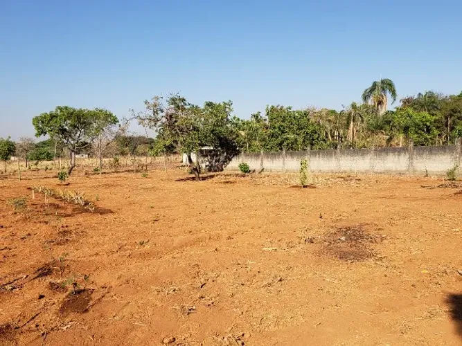 Vendo ou troco terreno de chácara em Taboquinha de Goiás com 5000m². Imperdível!