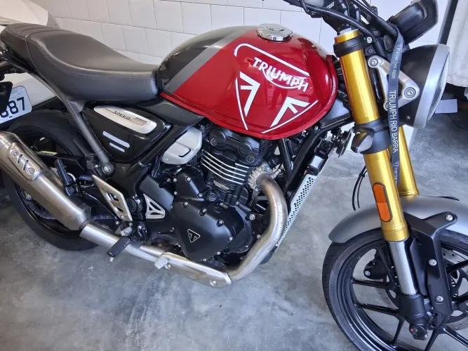 Triumph speed 400