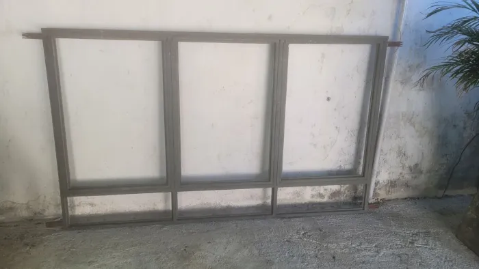 OPORTUNIDADE, Janela máximo ar aço 200x 106cent. (Só a ferragem) Aceito proposta. 