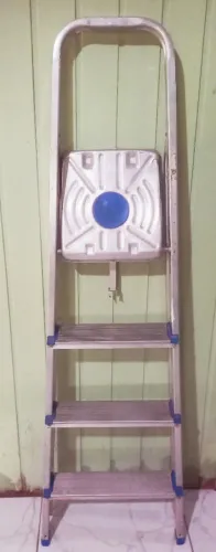 Escada de alumínio 3 degraus