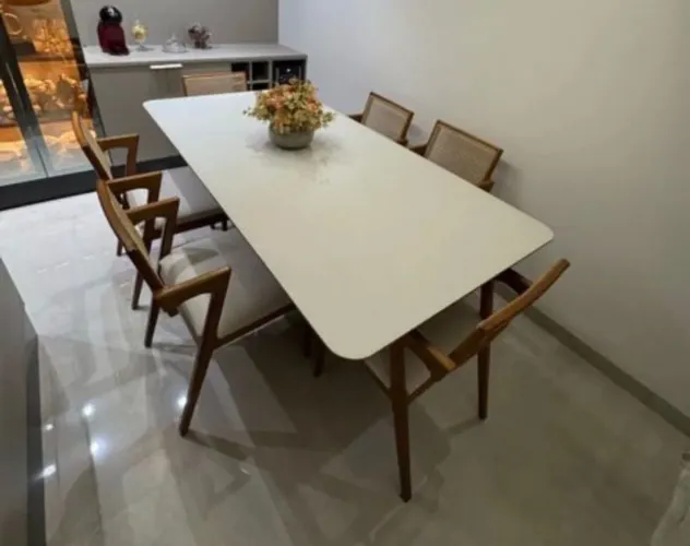 Mesa de Jantar 2,00 x 1,00 m | Madeira Pinus e Tampo de Vidro Laqueado Off White | Nova