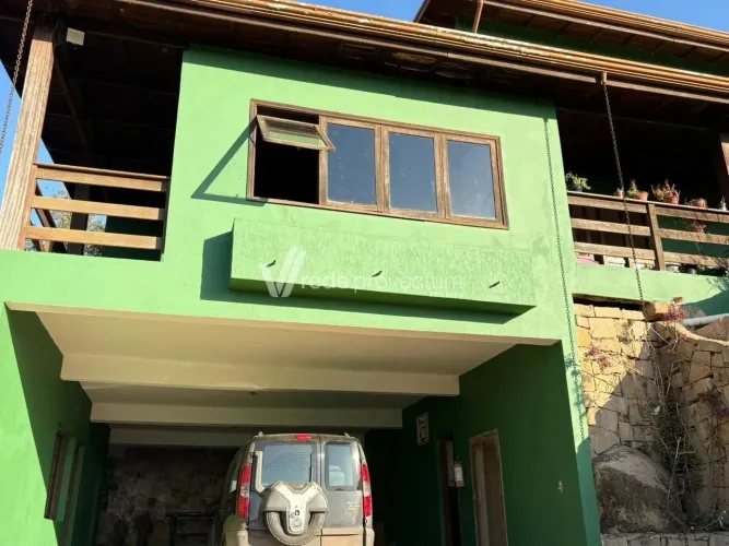 Casa à venda no condomínio Nova Suiça I, em Valinhos, com 3 quartos