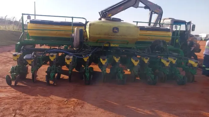 Plantadeira Pneumática John Deere 2113