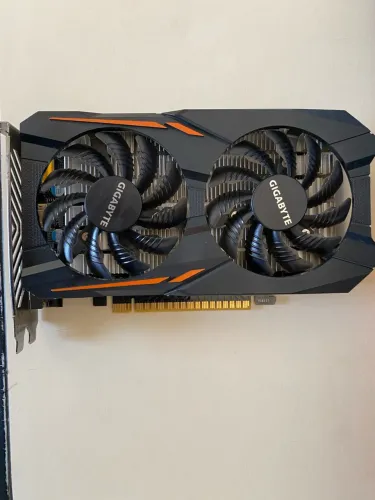Placa de Vídeo NVIDIA GTX 1050 2GB - Excelente Estado (Ideal para eSports)