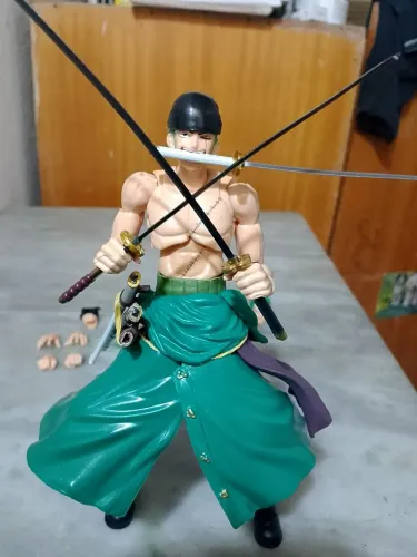 boneco do roronoa zoro do anime one piece