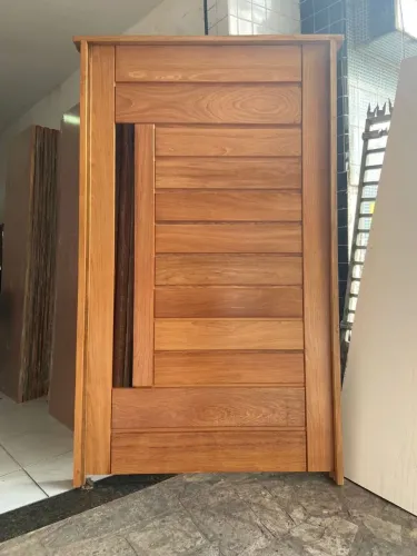 PORTAS PIVOTANTES SOB ENCOMENDA