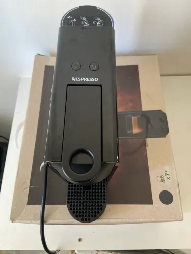 Cafeteira Nespresso Essenza Mini Preta 127V - Excelente Estado