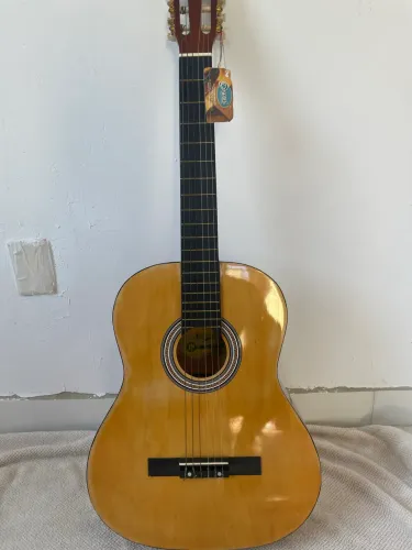 Vendo vilão acústico, novo. Acompanha cordas novas e capa ( usada )