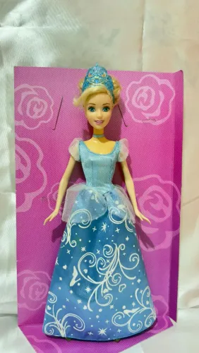 Boneca princesa Cinderela 