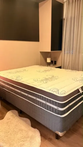 CAMA BOX + BASE CASTOR IMPECÁVEL
