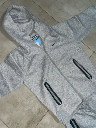 Conjunto Nike Tech Fleece Nocta