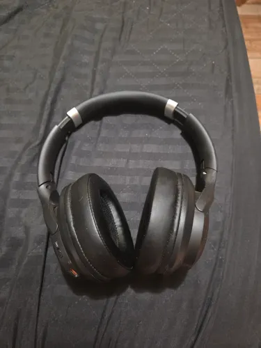 fone de ouvido basike com cancelamento de ruido