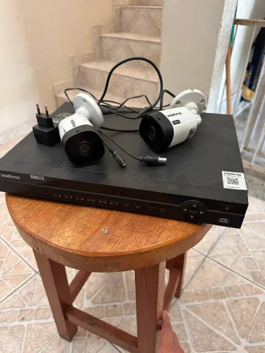 DVR Intelbras Multi HD 16 Canais + 2 Câmeras Intelbras + Fonte - Funcionando