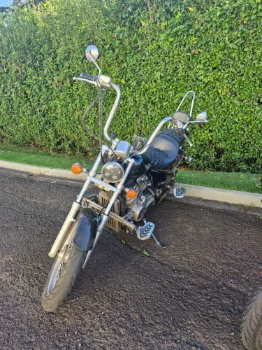 Shadow 600cc em excelente estado