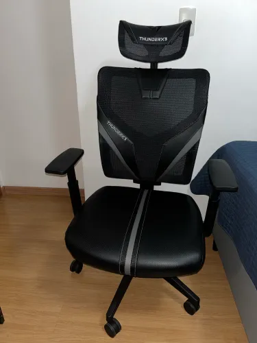 Cadeira Ergonômica ThunderX3 YAMA1BK - Pouquíssimo Uso