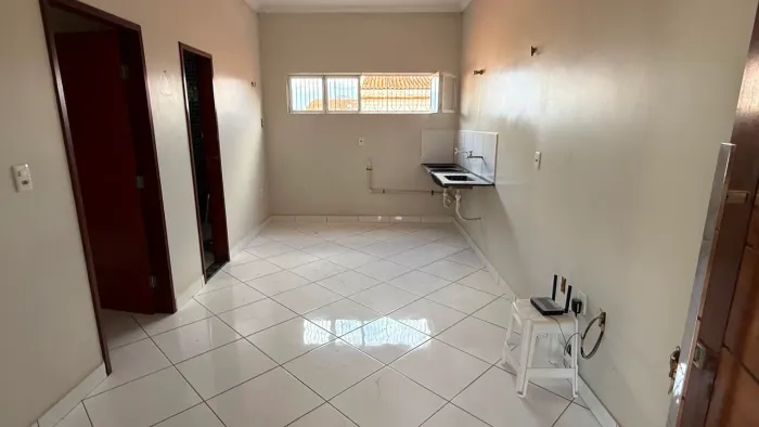 Apartamento com Varanda Ampla no Centro de Quixadá
