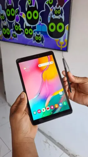 Tab A Tablet Samsung com Caneta S Pen 32Gbs 8 polegadas chip 4G faz ligacao