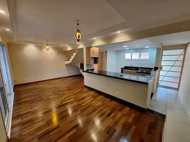 Casa Cond. Villagio Felicitá na Granja Viana