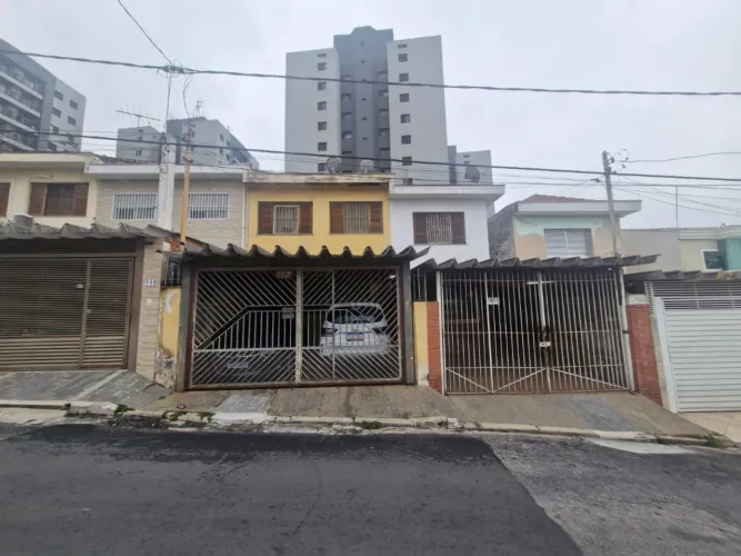 Casa para venda em Vila Carbone com 4 quartos, sendo 2 suítes, 138m²