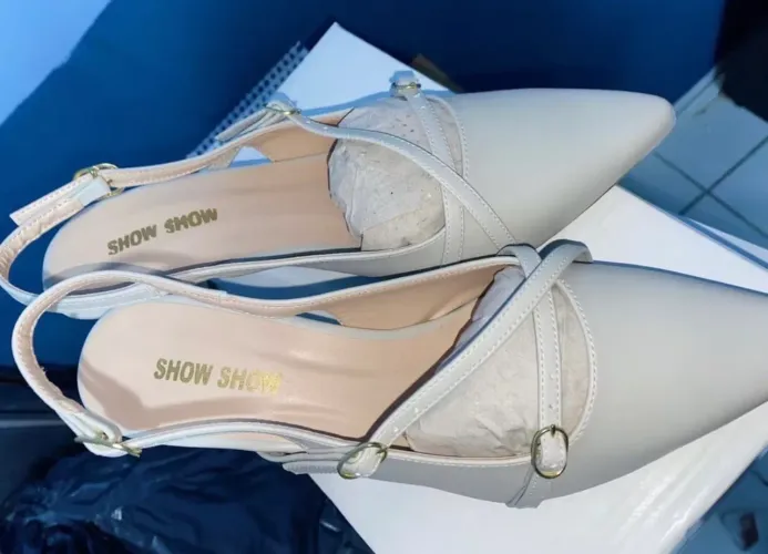 Sapato Feminino Scarpin Social Bico Fino Salto Fino Baixo Fivelas Napa Leve