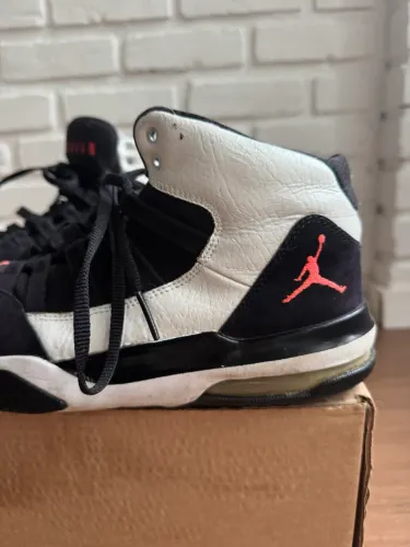TÊNIS ORIGINAL JORDAN