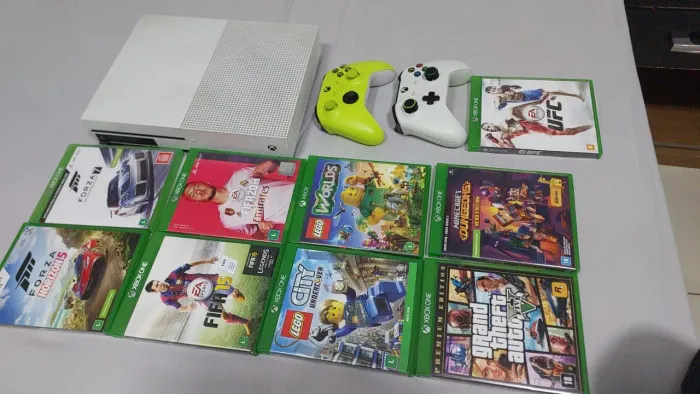 Xbox one usado 500GB, 9 Jogos e dois controles