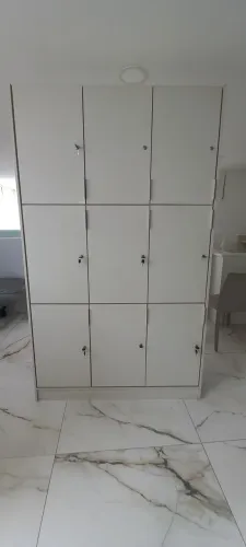 Armário com 9 portas