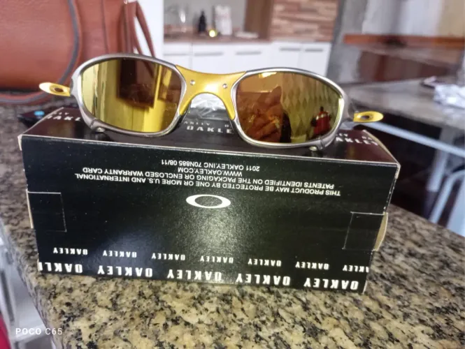 Oakley Juliet acompanha caixa e microbag várias cores