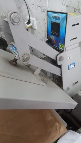Vende-se prensa plana estamparia 38x38 110V