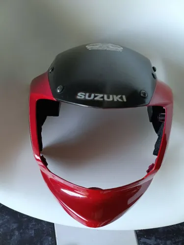 Carenagem do farol Suzuki gsr125/150