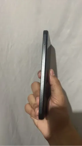 Xiaomi Redmi 13 128GB Completo - Caixa, Fone, Capa e Película - Excelente Estado