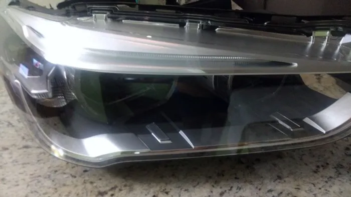 Farol BMW X1 lado direito 2017