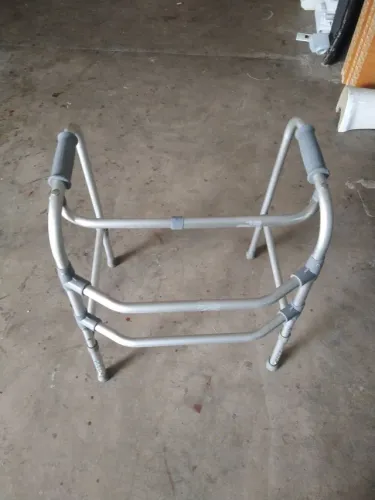 Andador três barros semi novo