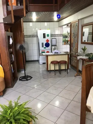 Casa, 145m², 4/4 na Perimetral.