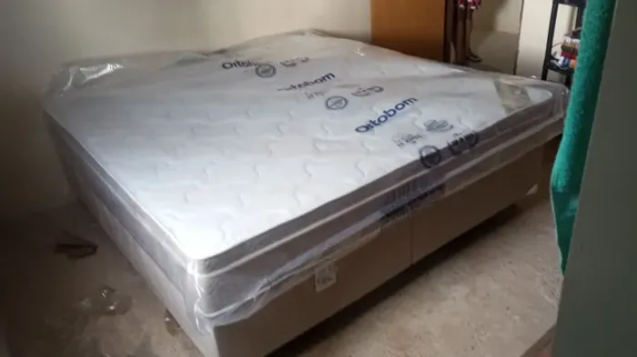 Cama super king imperdível Ortobom + travesseiro de brinde 