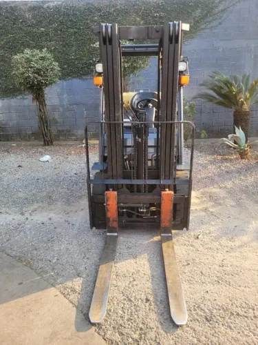 Empilhadeira  Toyota ano 2020